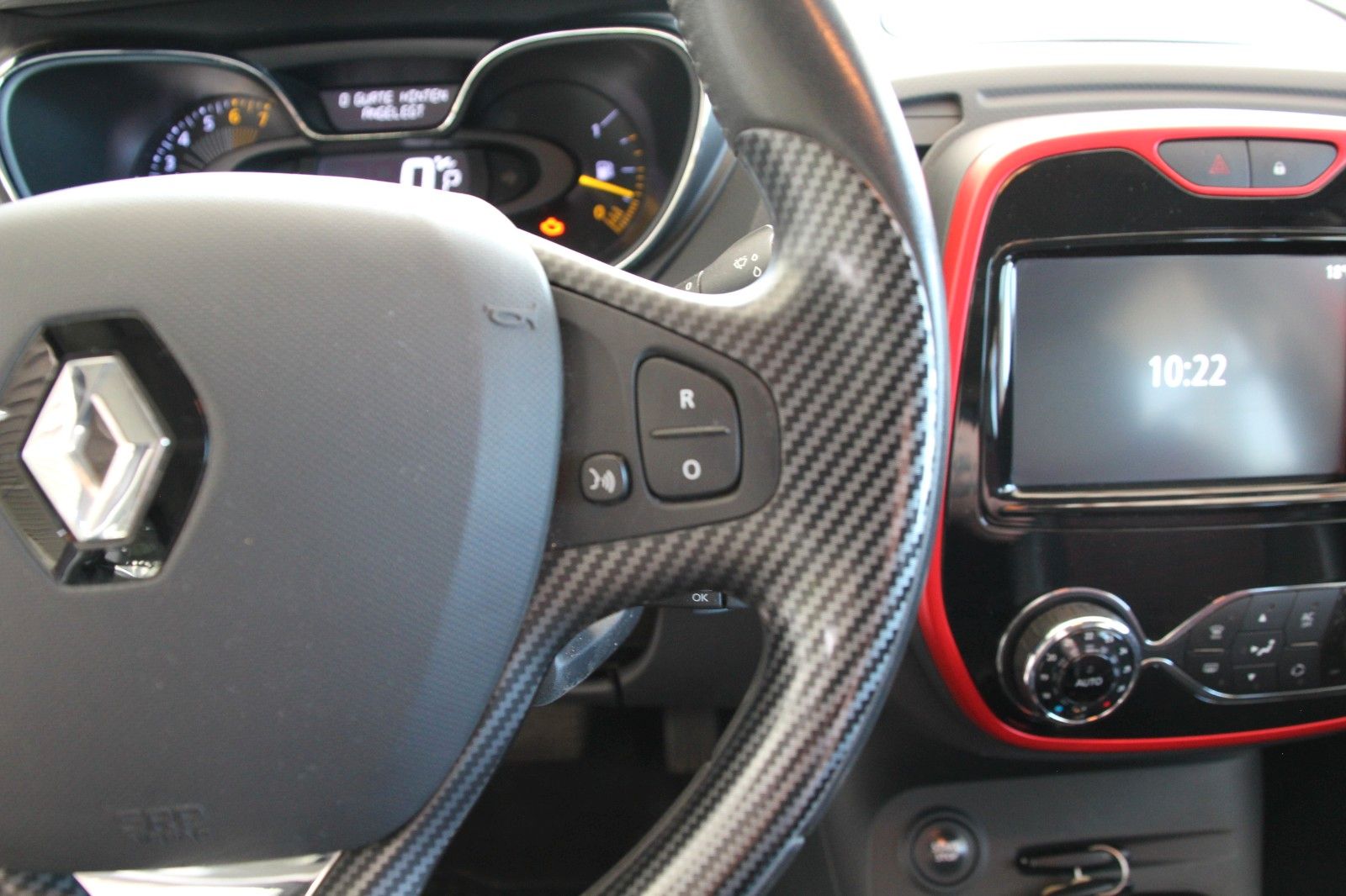 Fahrzeugabbildung Renault Captur Helly Hansen