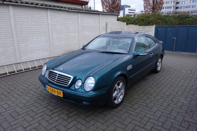 Mercedes-Benz CLK 200 ELEGANCE AUTOMATIK +SD+KLIMA+SHZ+8-FACHB