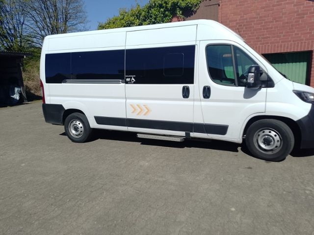 Fahrzeugabbildung Fiat Ducato Rollstuhltranporter Lift 4 Rollstühle