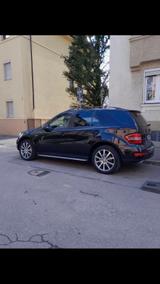 Mercedes-Benz 350 - Mercedes 350 SUV