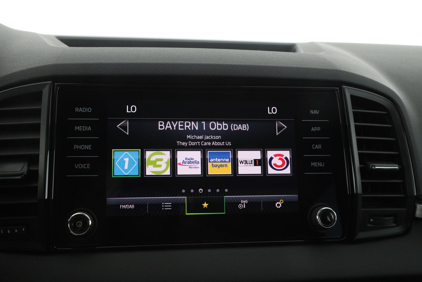Skoda KAROQ 1.5 TSI DSG SELECTION | NAVI | LED | AHK |