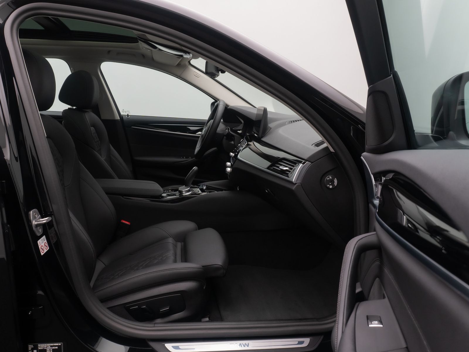 Fahrzeugabbildung BMW 530d Alarm 4xKlima DAB Kamera Panorama Sportsitz