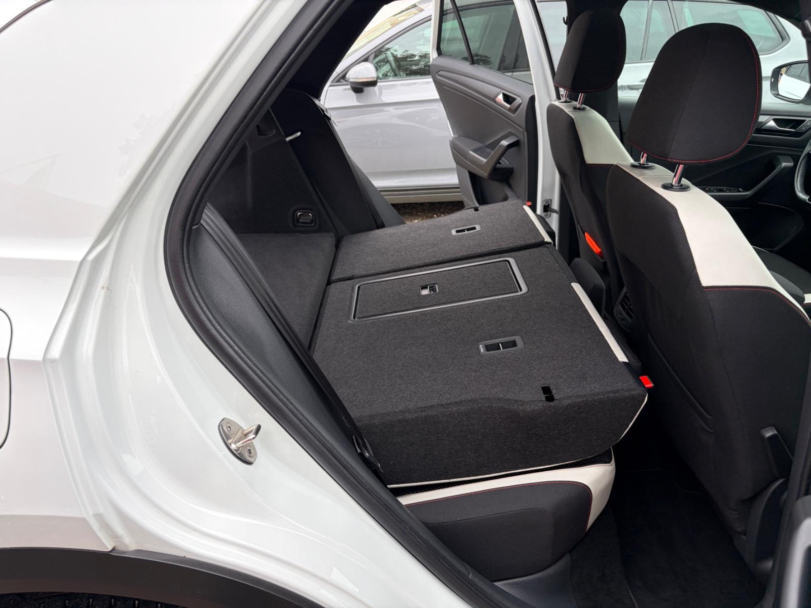 Volkswagen T-Roc Sport 4Motion+AUTOM+NAVI+TEMPOM.+PANOD.+++