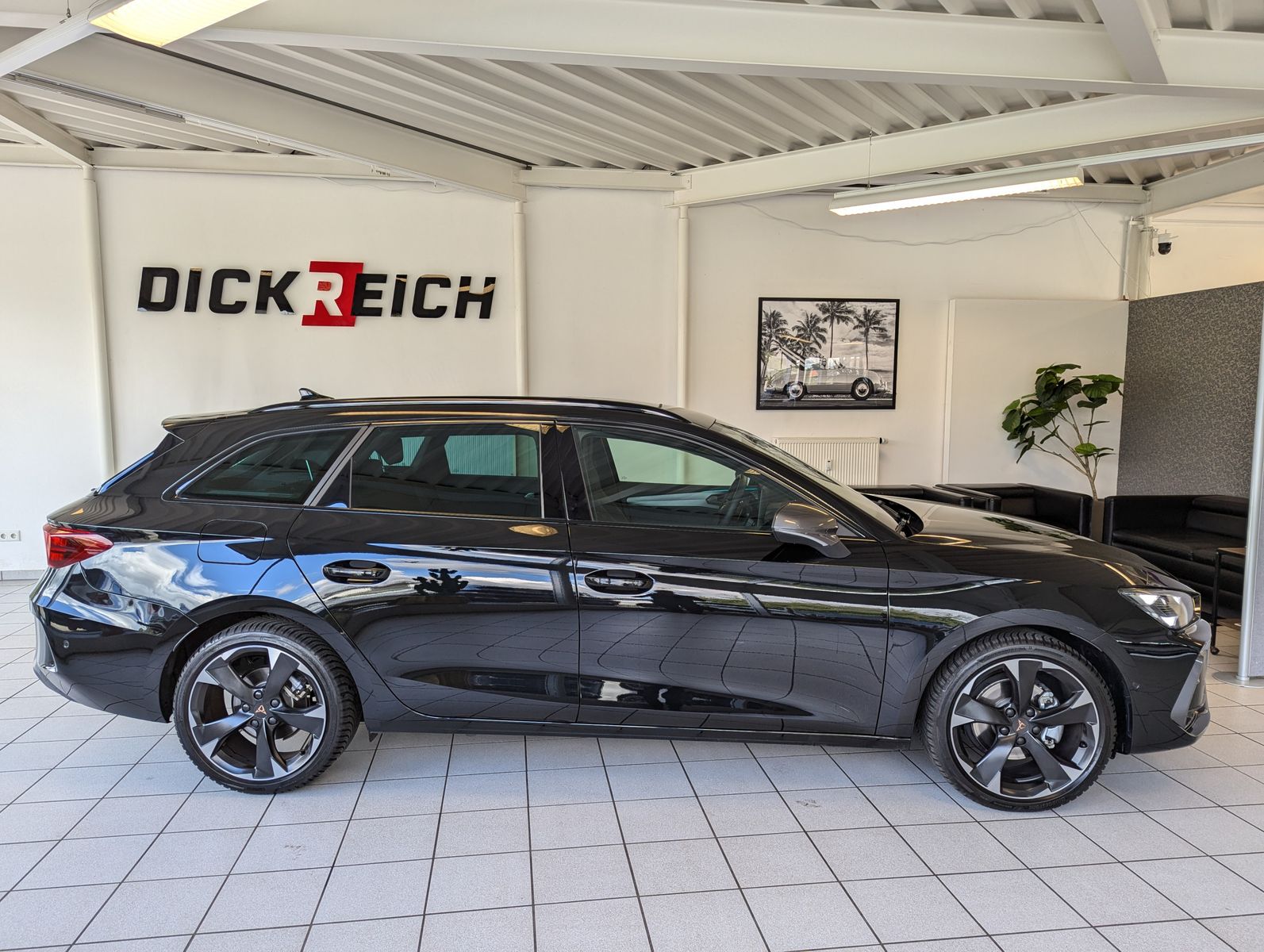 CUPRA Leon 1.5 eTSI Pano Intelligent-Dynamic-Edge-Pake - Image 8