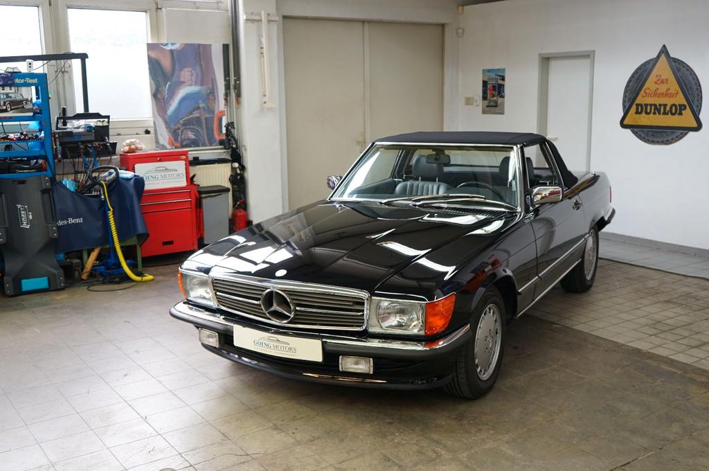 Mercedes-Benz SL 560