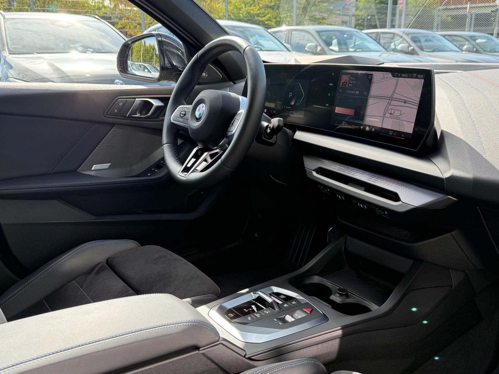 BMW 120d M Sport //HeadUp IconicGlow Stop&Go