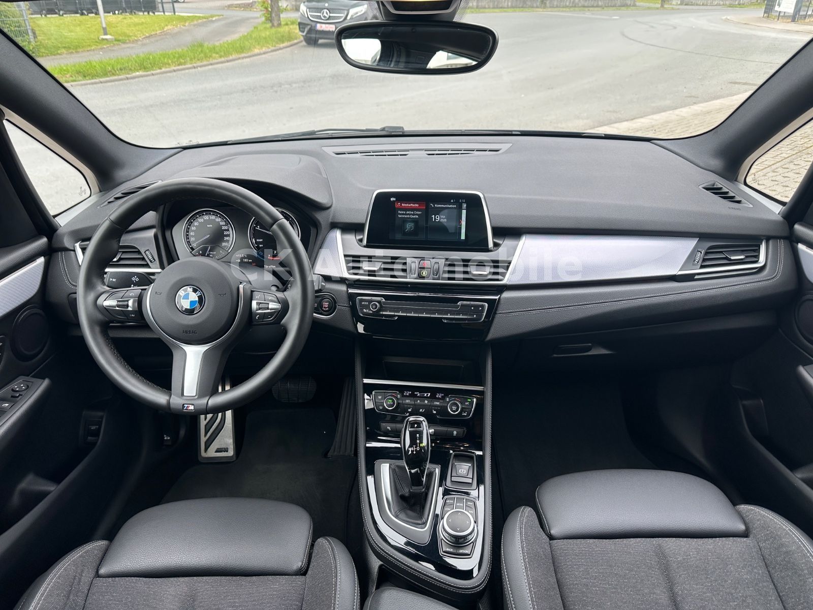 Fahrzeugabbildung BMW 218dxDrive Active Tourer M-Sport/Shadow-Line/LED