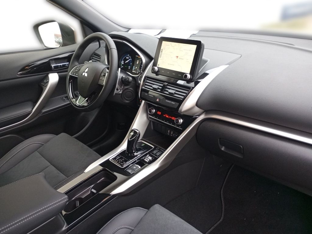 Fahrzeugabbildung Mitsubishi Eclipse Cross Plug-in Hybrid PLUS 2.4 MIVEC 4WD