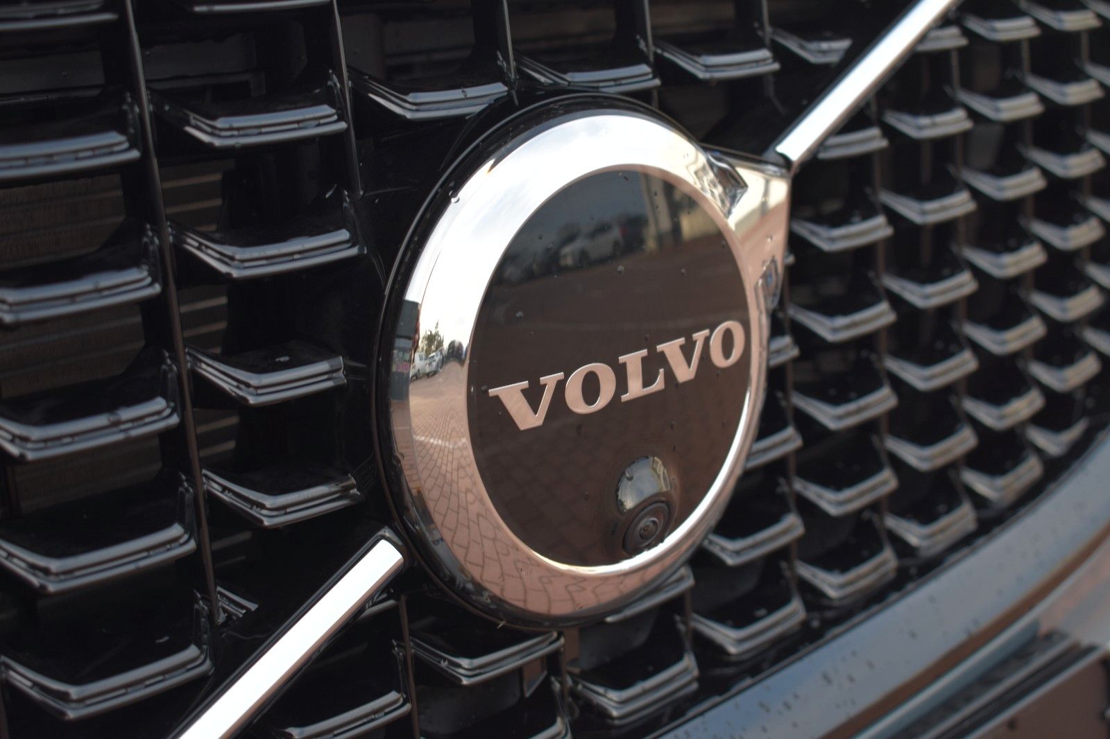 Fahrzeugabbildung Volvo XC60 B5 D AWD Ultimate Dark*STDHZG*360°*LUFT*AHK