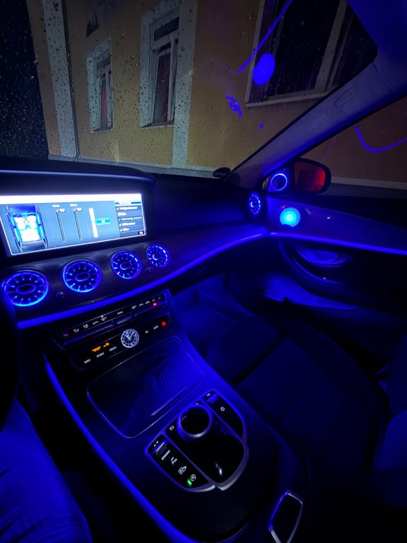 Image of Mercedes-Benz E 200