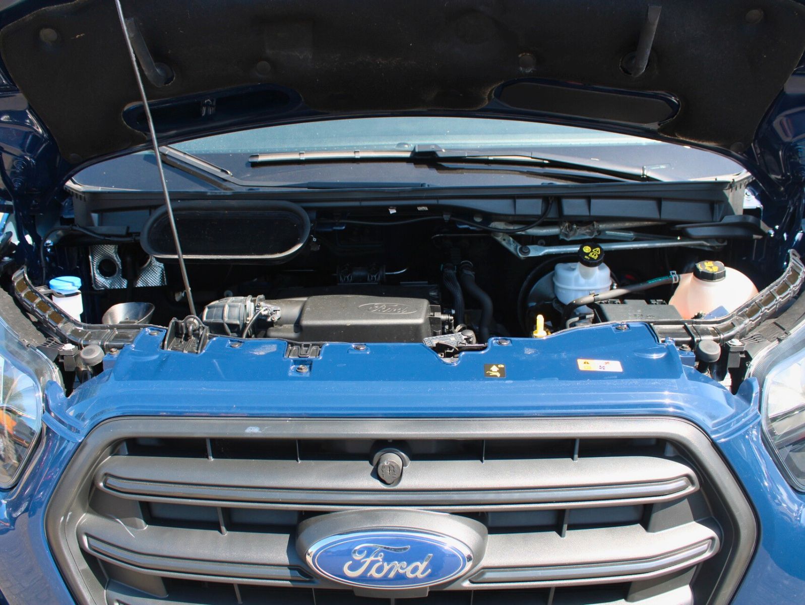 Fahrzeugabbildung Ford Transit L2 H2 Kasten LKW AHK PDC Kamera uvm.