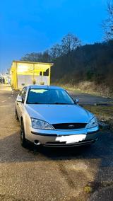 Ford Mondeo  mit Neuem wenter Reifen - Ford Mondeo Gebrauchtwagen in Saarbrücken