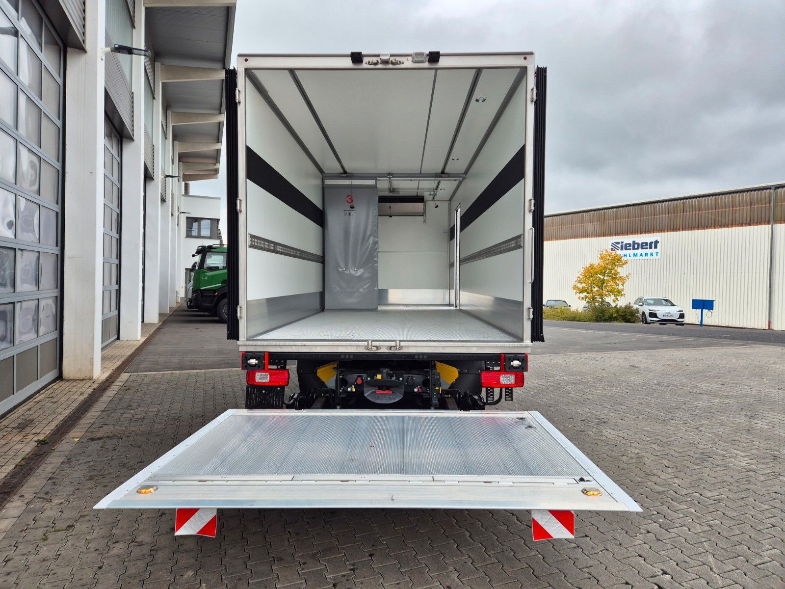 Fahrzeugabbildung Iveco Eurocargo ML160E28/P LBW Bär ThermoKing T-1200R