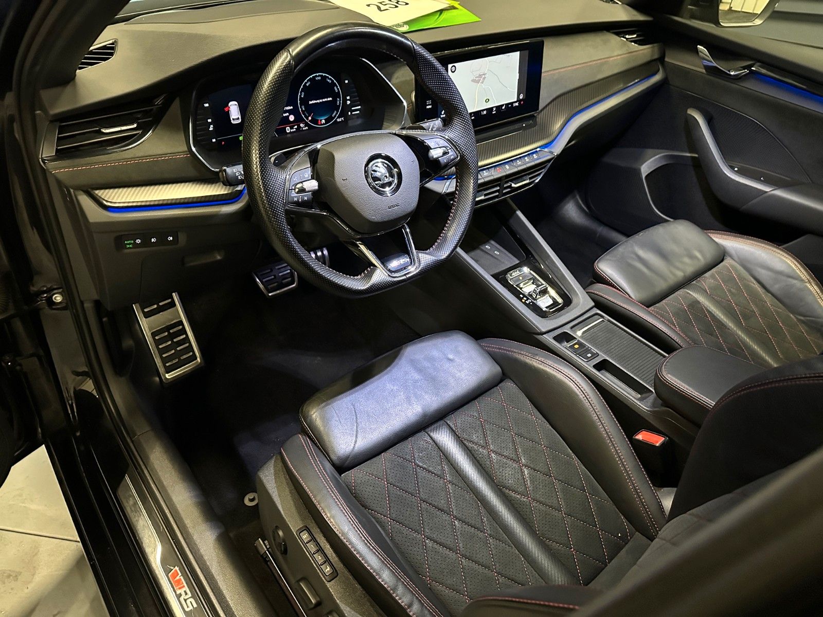 Skoda Octavia Combi RS 4x4 *PANORAMA*Challenge*HUD* foto 16