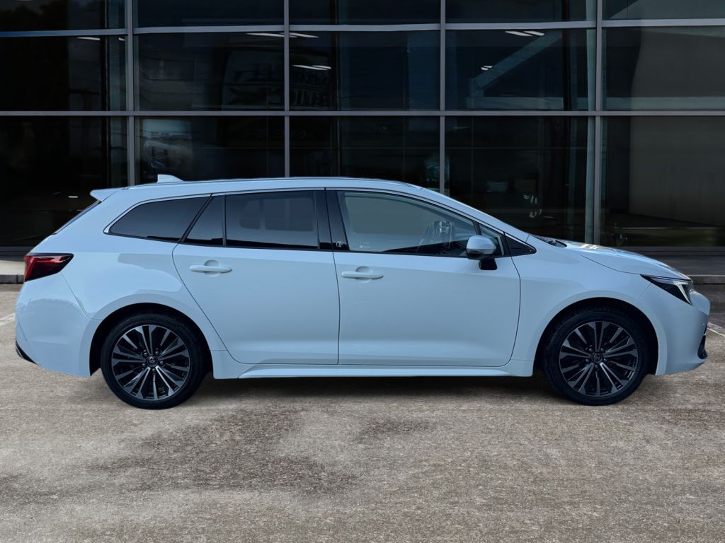 Fahrzeugabbildung Toyota Corolla 1.8 Hybrid Touring Sports Team Deutschla