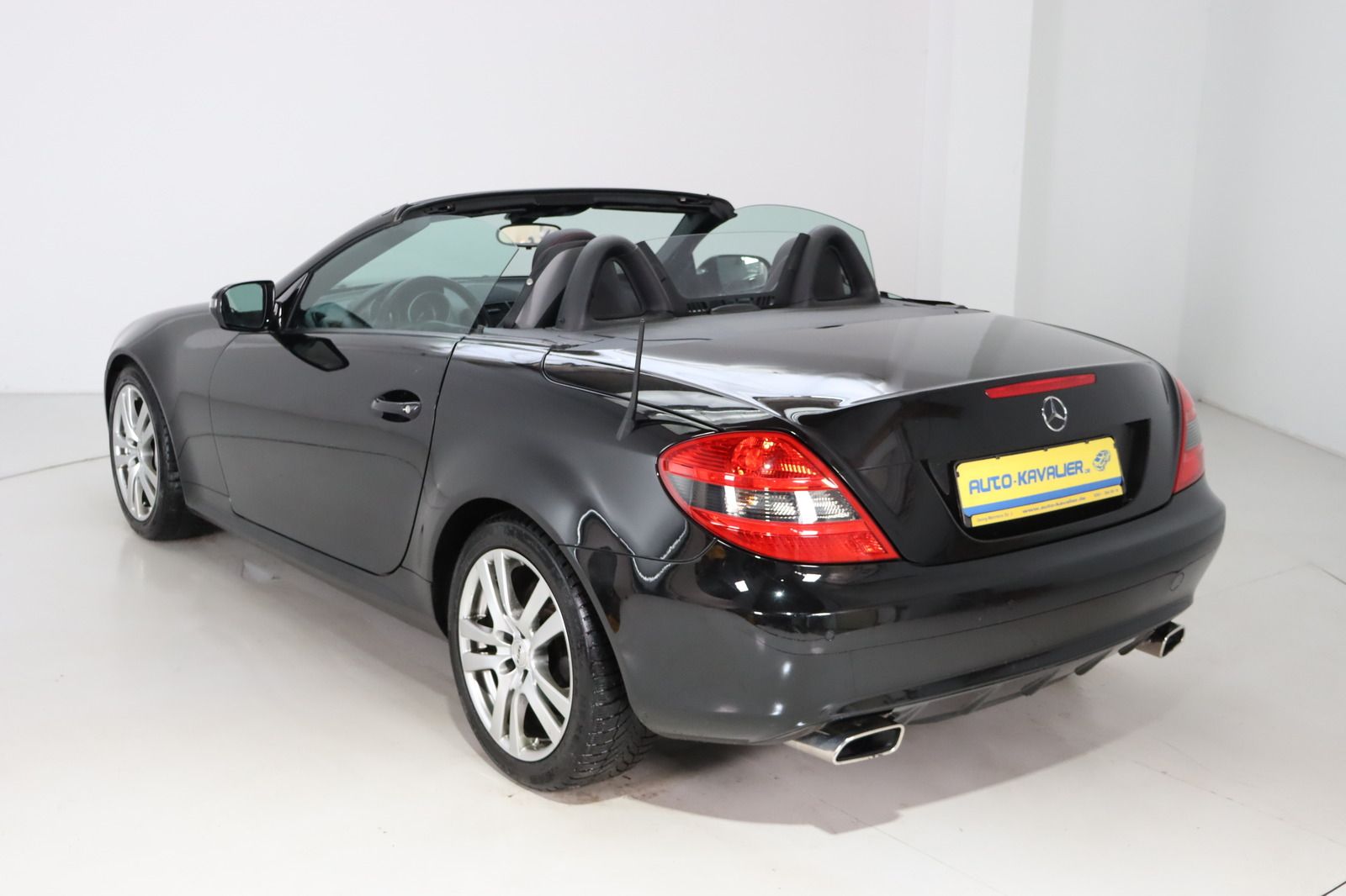 Fahrzeugabbildung Mercedes-Benz SLK 200 KOMPRESSOR * Airscarf * SHZ * Bi-Xenon