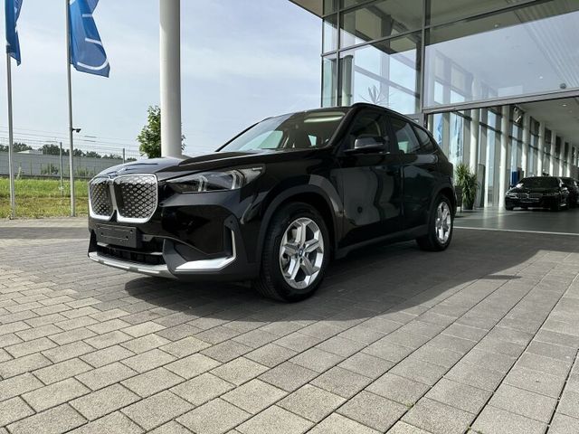 BMW iX1 xDrive30