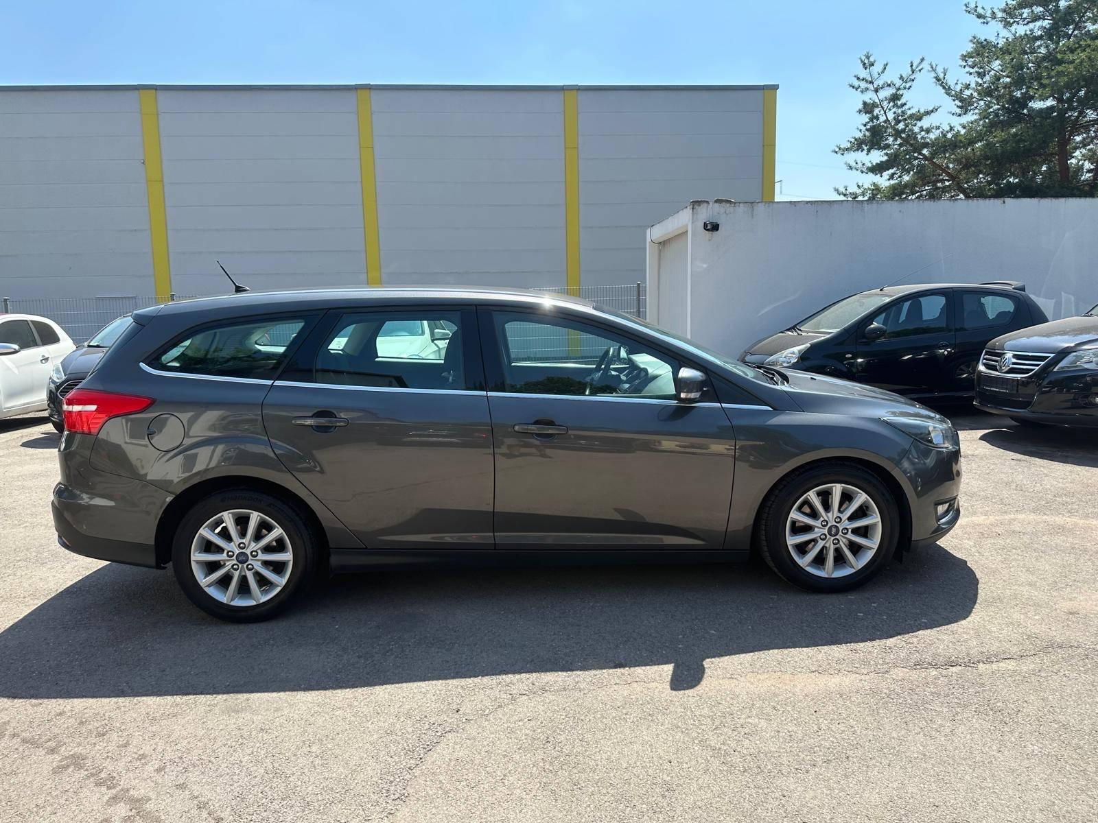 Ford Focus 2015 — photo 7