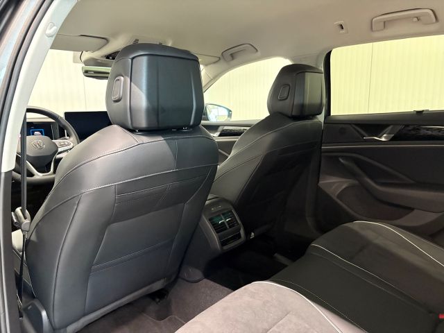Passat Variant Elegance 2.0 TDI DSG IQ.LIGHT RFK