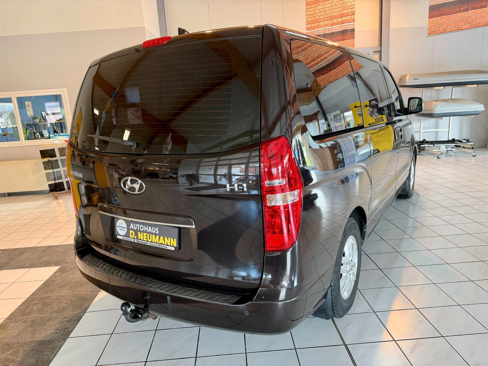 Hyundai H-1 8-Sitz.Travel Family+Leder*AHZV*Allwetter