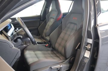 Volkswagen Golf VIII GTI 2.0 TSI AID+LED+AMBIENT+CARPLAY