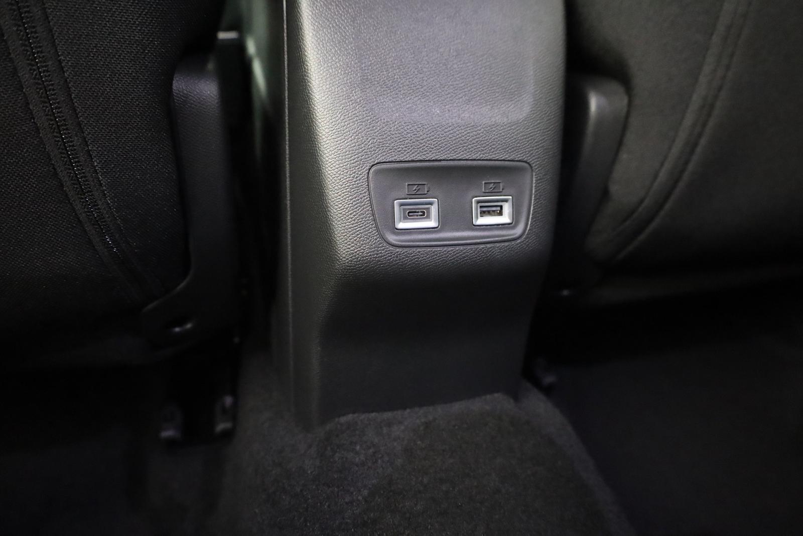 Peugeot 2008 1.2 PureTech LED ACC Kamera
