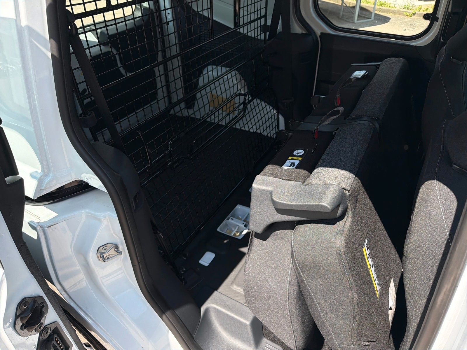 Fahrzeugabbildung Ford Transit Courier Trend Doppelkabine