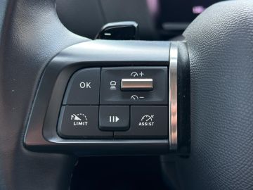 Citroën C4 Shine 1.2 PT 130 EAT8 °LED°ACC°HUD°RFK°Navi°