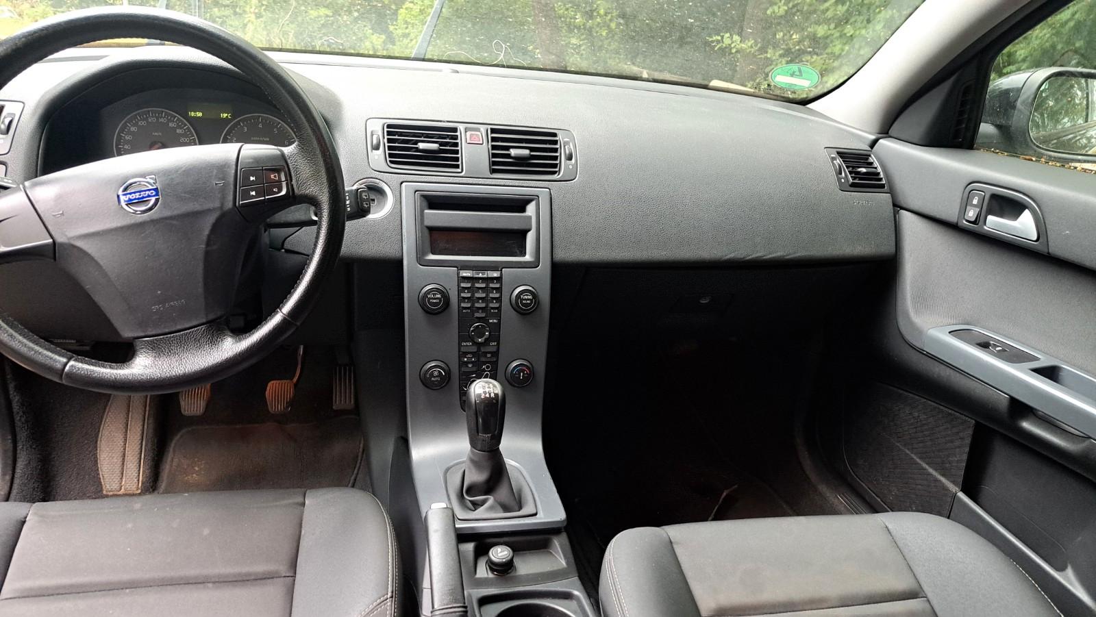 Volvo V50 2006 — interior