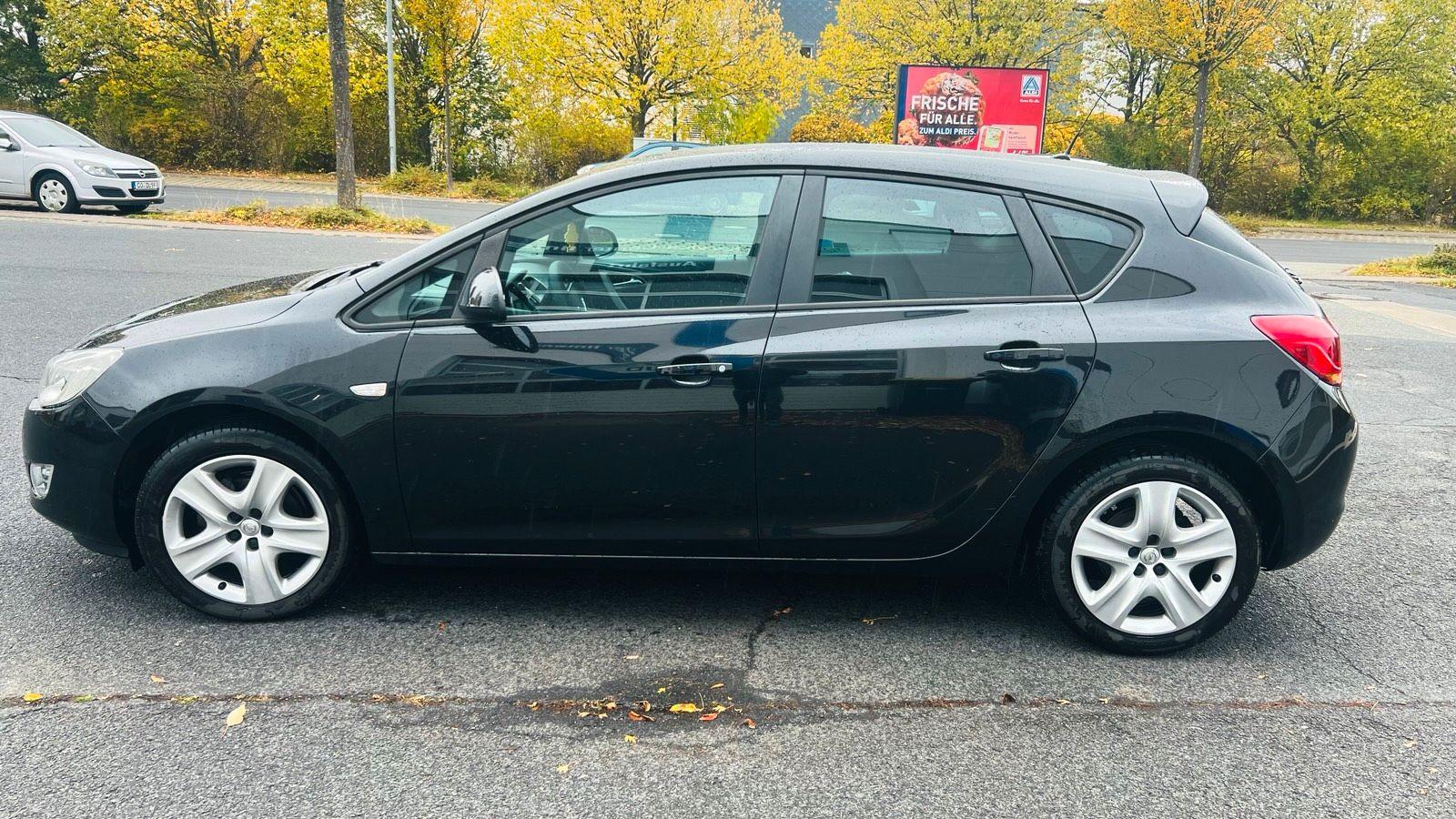 Opel Astra 2011 — engine 120 HP (88kW)
