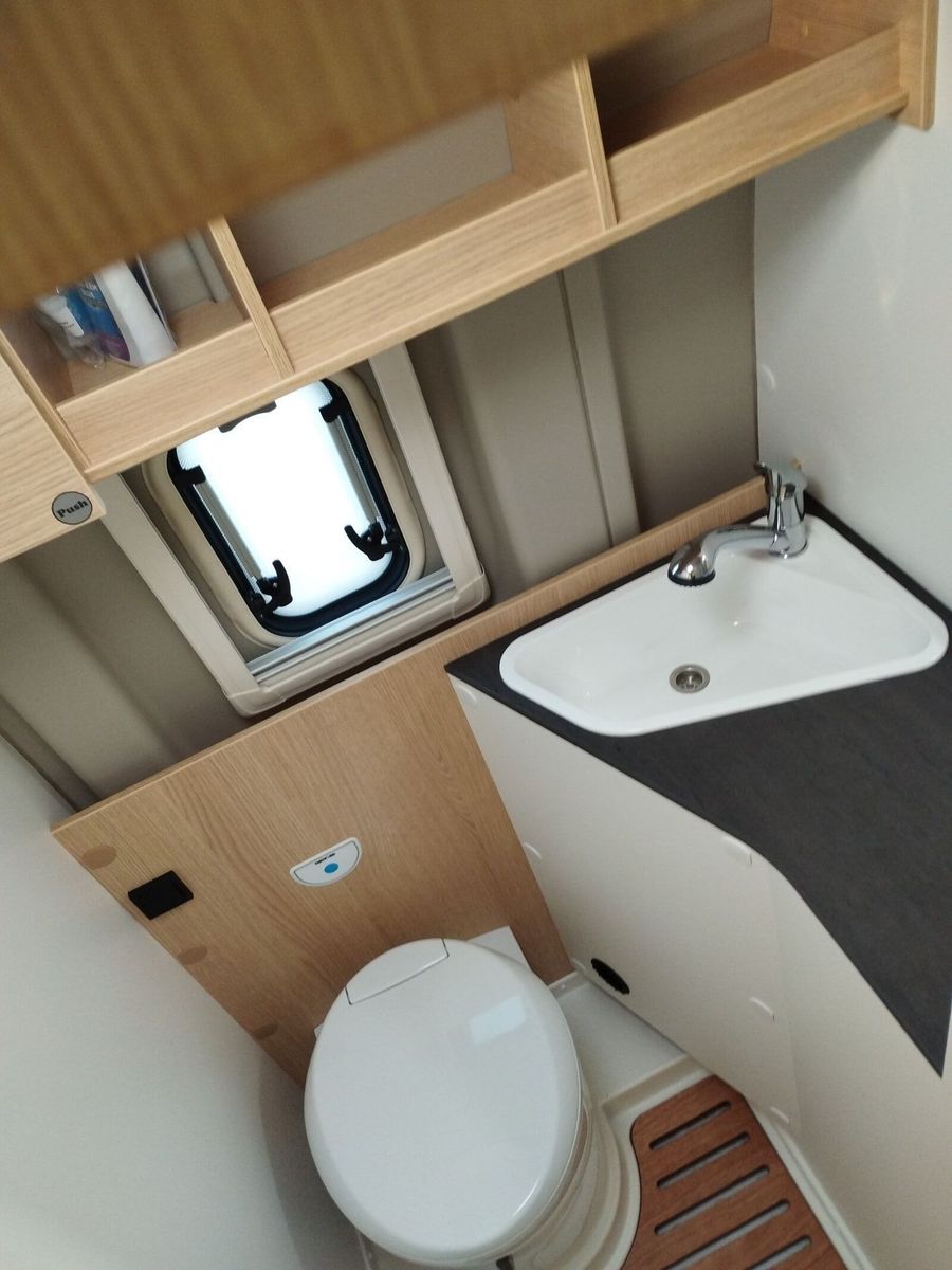 Fahrzeugabbildung Sunlight Adventure Cliff 640 Automatik, Dörr Edition, LTE