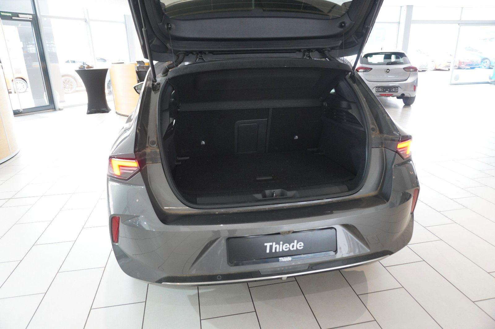 Fahrzeugabbildung Opel Astra L Lim. 1.2T ELEGANCE NAVI/LED/KAMERA/SPORT