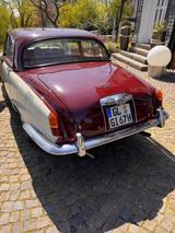 Jaguar 4 Door Saloon - Autos aus dem Jahr 1968