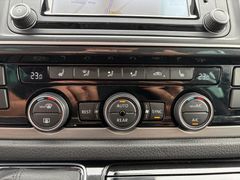 Fahrzeugabbildung Volkswagen T6 Multivan Comfortl. 2.0 TDI DSG - NAVI*3xKLIMA