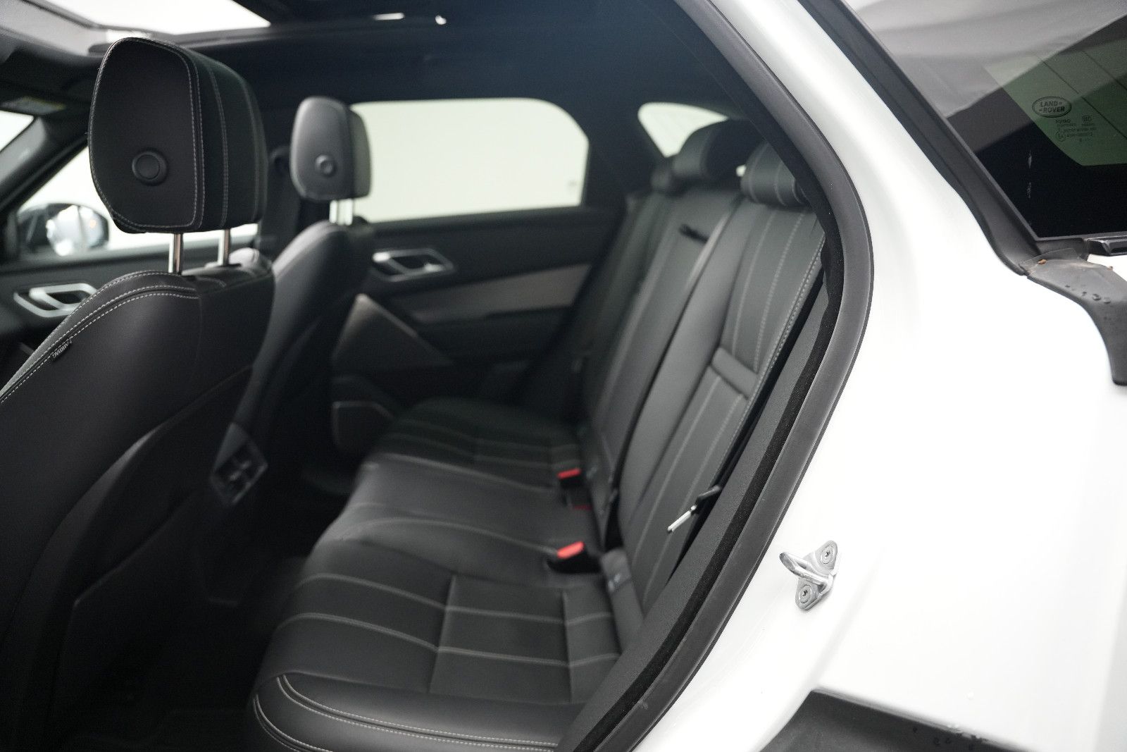Fahrzeugabbildung Land Rover Range Rover Velar R-Dynamic SE*Pano*HUD*Meridian