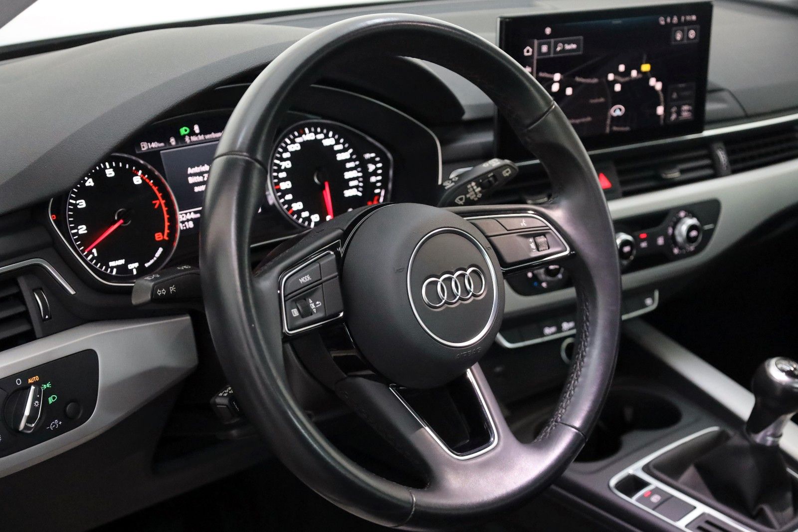 Fahrzeugabbildung Audi A4 Avant 35 TFSI Navi,LED,Panorama,Kamera,SR+WR