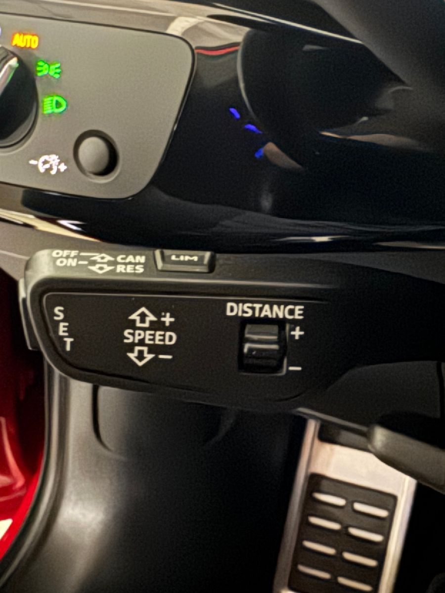 Fahrzeugabbildung Audi A4 2.0 TFSI G-TRON 3X S-LINE BLACK EDITION VOLL