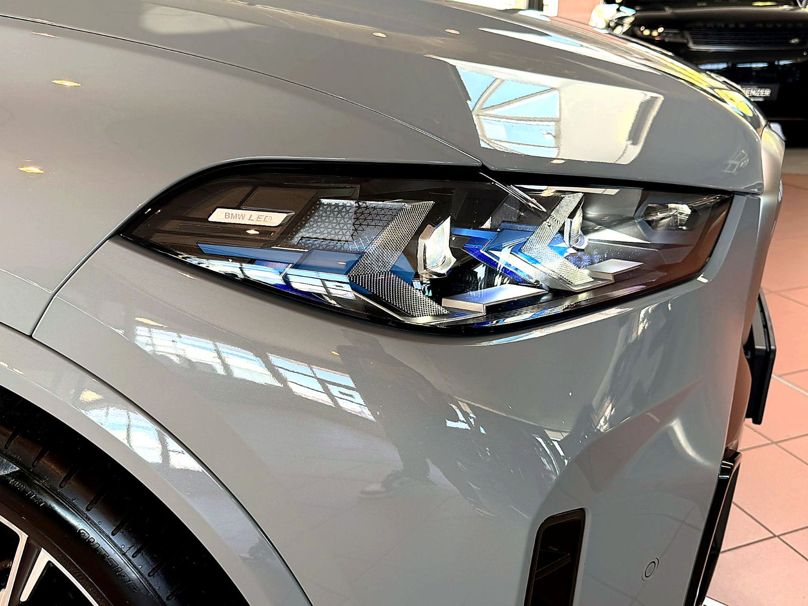 Fahrzeugabbildung BMW X5 30 d xDrive M Sport/HEAD-UP/360°/SOUND/AMBIEN