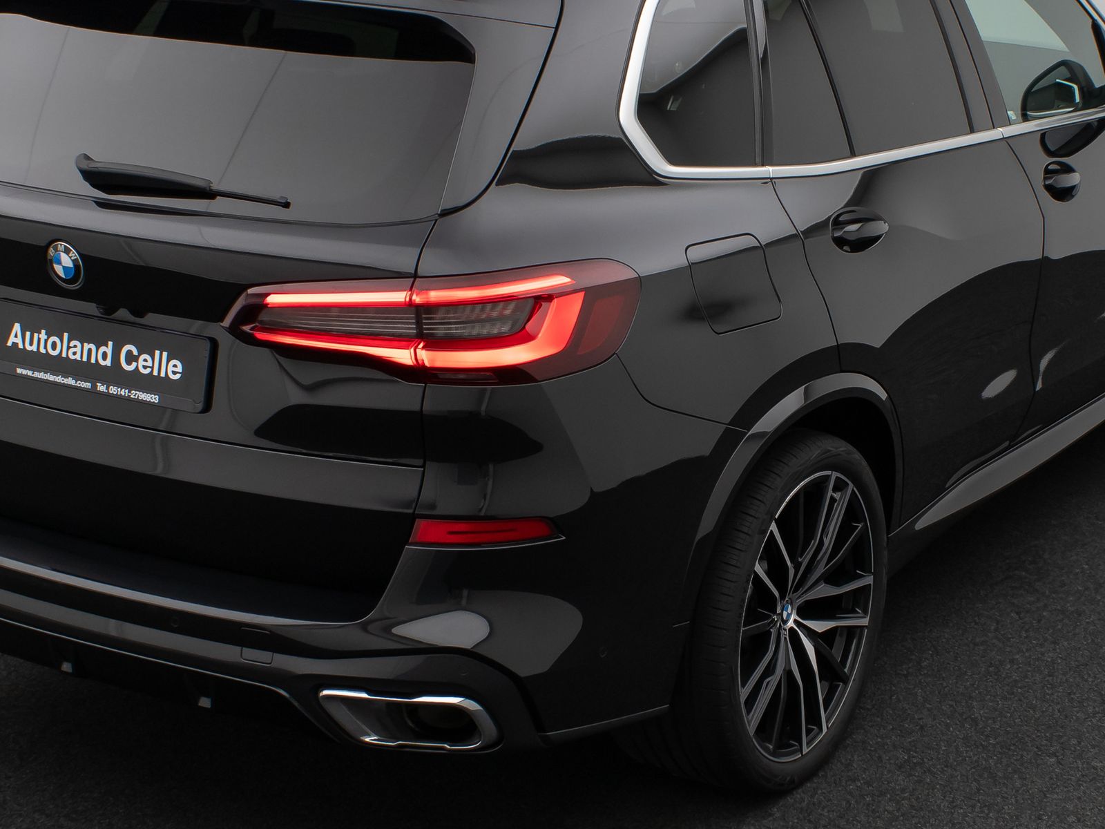 Fahrzeugabbildung BMW X5 xD30d M Sport 360° HUD DAB 4xKlima AHK 22Zoll