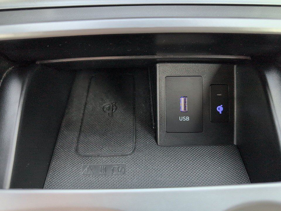 Fahrzeugabbildung Hyundai KONA EV 39kWh TREND NAV/ASS-P 1HD GARANTIE-11.29