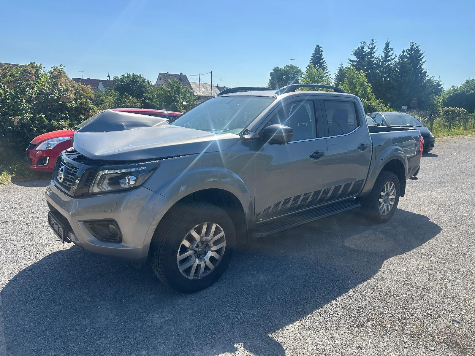 Nissan Navara NP300 N-Guard Double Cab 4x4
