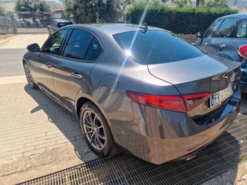 Alfa-Romeo Giulia - 7