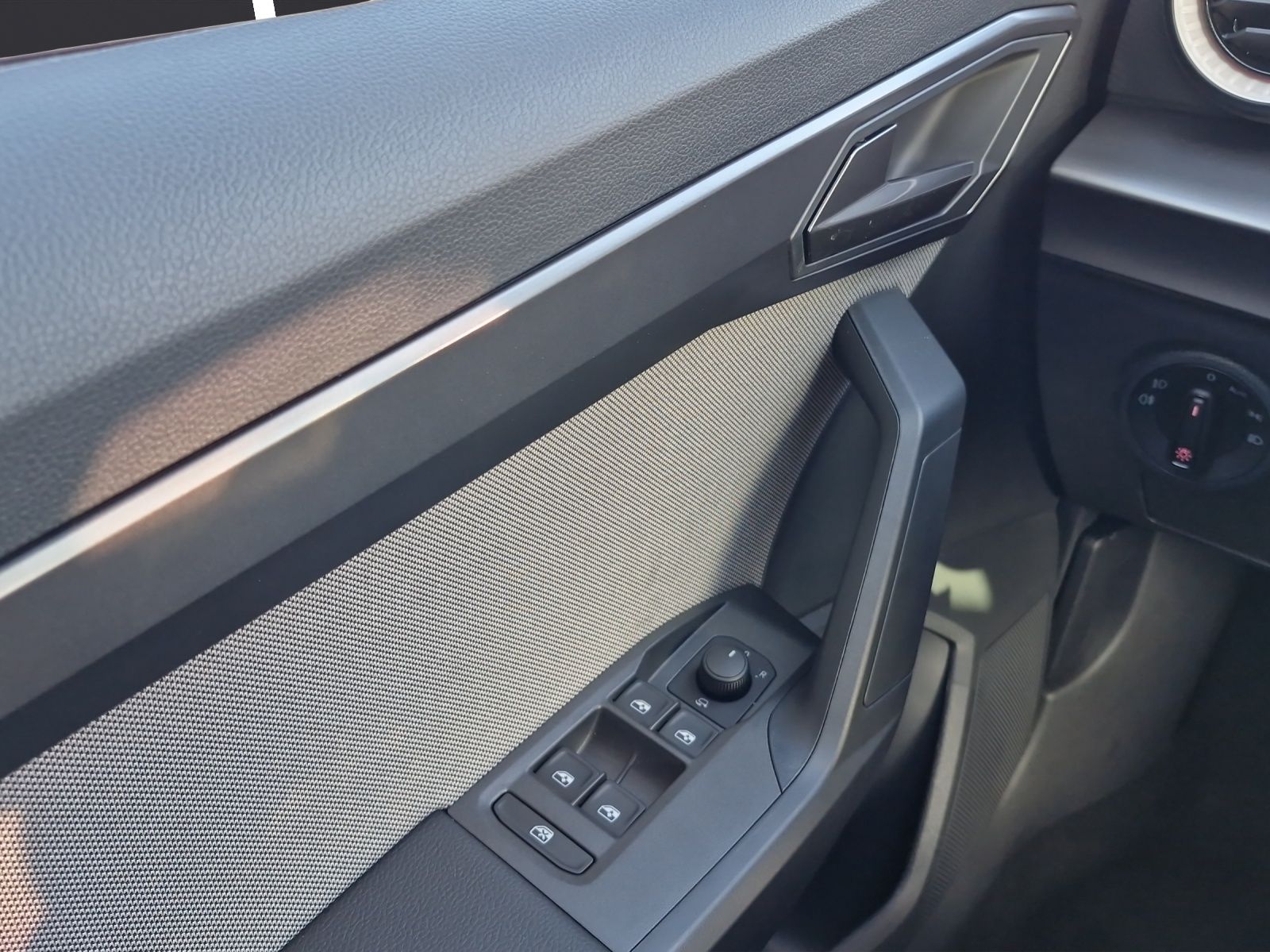Fahrzeugabbildung SEAT Ibiza 1.0TSI DSG FR TECH PAKET VOLL-LED KESSY VC