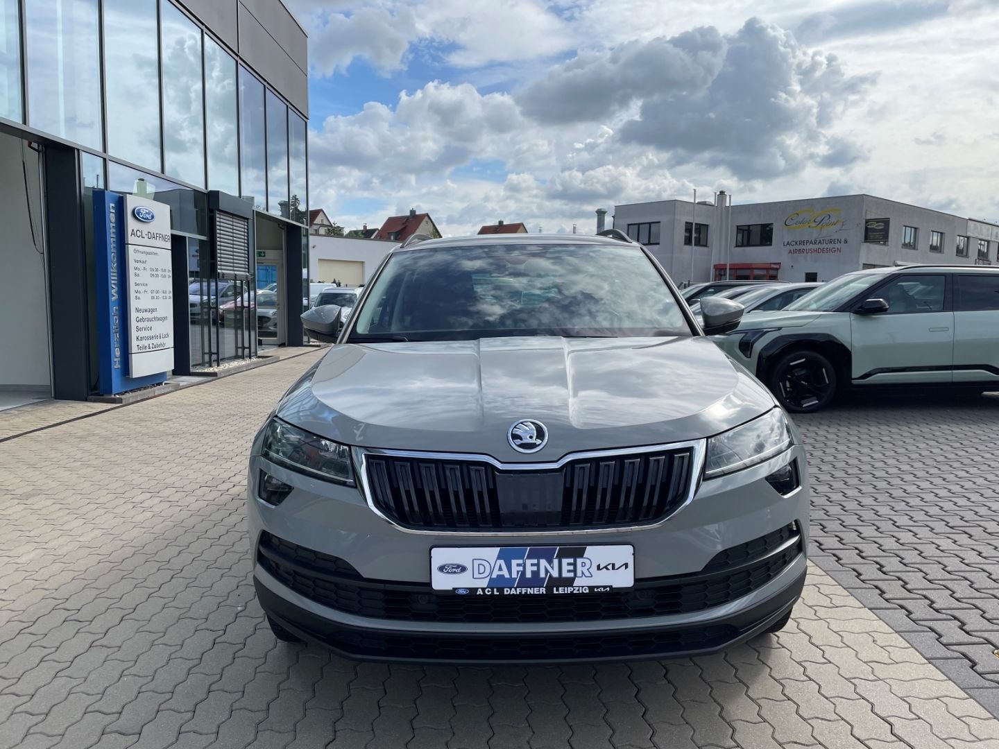 Fahrzeugabbildung SKODA Karoq Style LED Navi totWinkAss induktivLaden