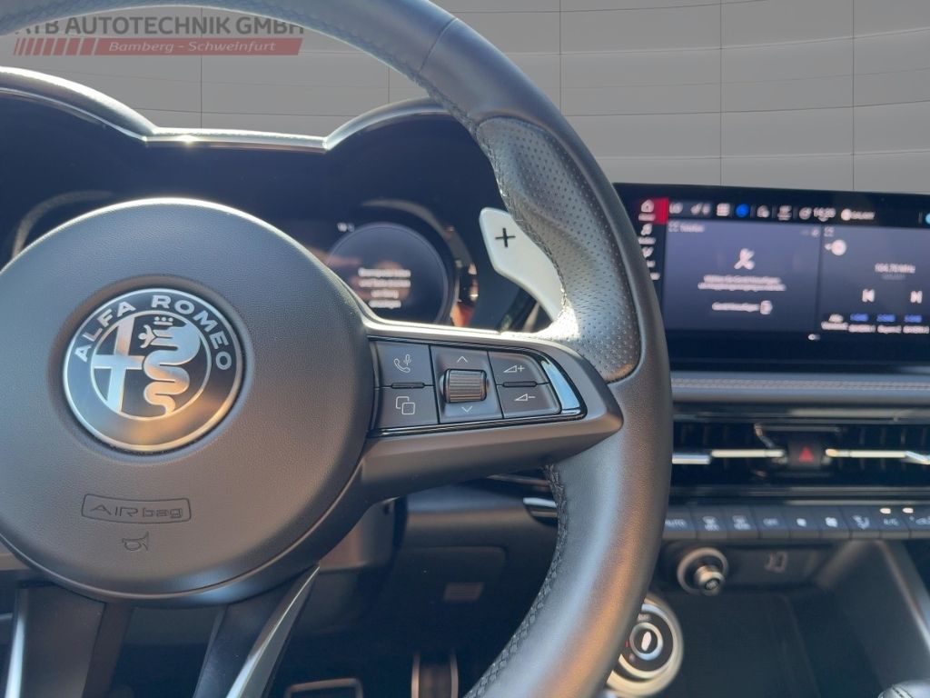 Fahrzeugabbildung Alfa Romeo Tonale Veloce, NAVI,  Leder,  Rückfahrkamera