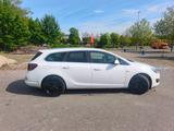 Opel Astra J 2.0Sports Tourer Exklusiv/165Ps/Navi - Opel Astra mit Diesel-Antrieb: 2.0
