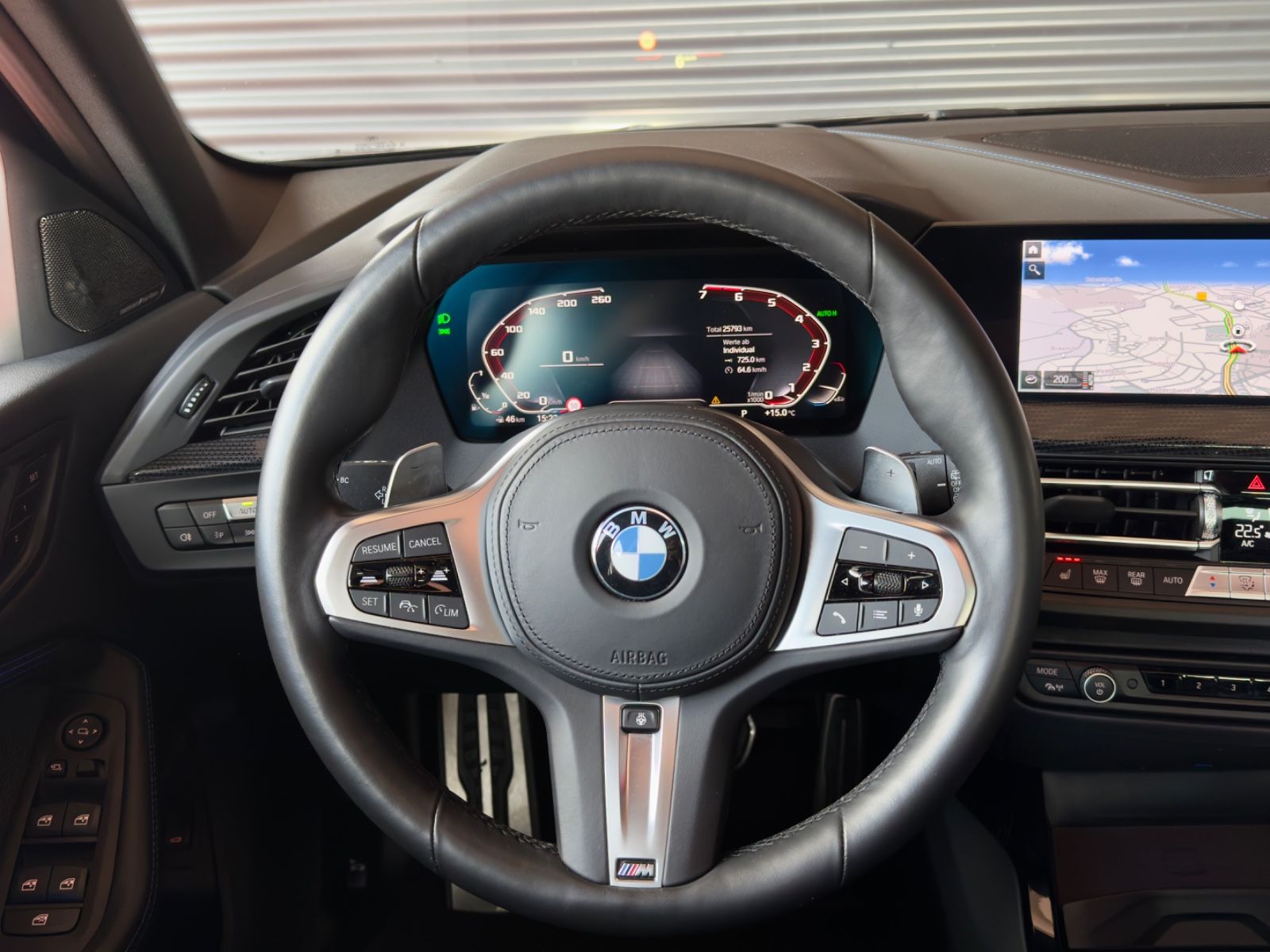 Fahrzeugabbildung BMW M135 i xDrive LED Panorama ACC harman/k HuD Ambi