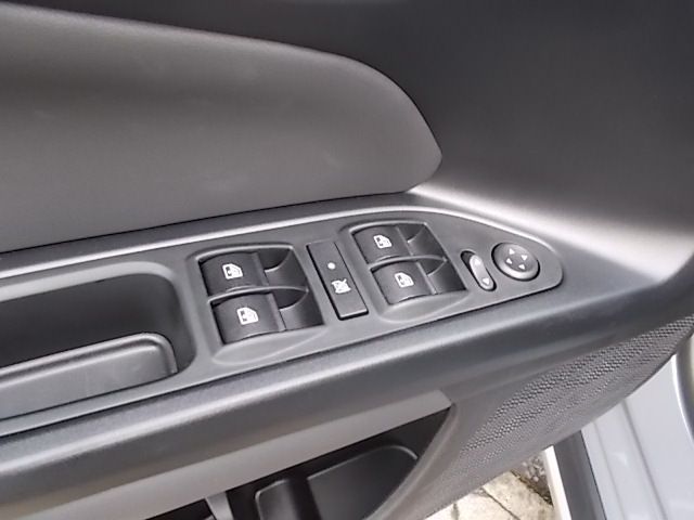 Fahrzeugabbildung Fiat Tipo Cross 1.0 + DAB + Klimaautomatik