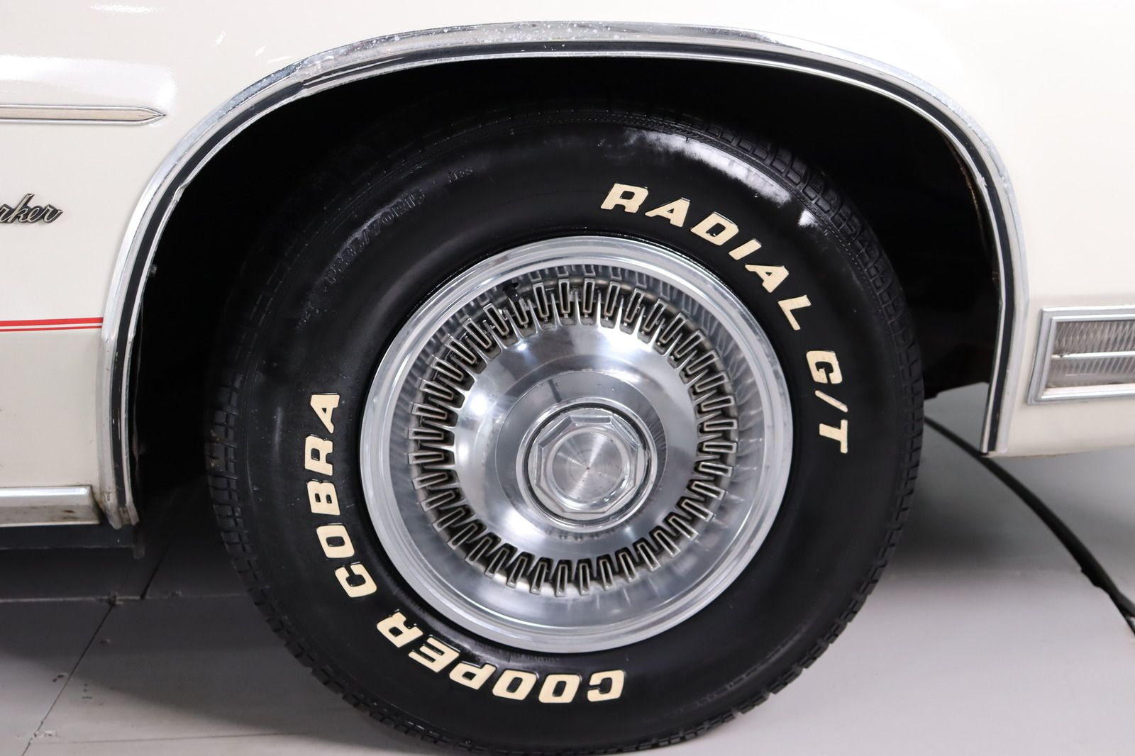 Fahrzeugabbildung Chrysler New Yorker V8 7.2 * Leder * Klima * el. Sitze