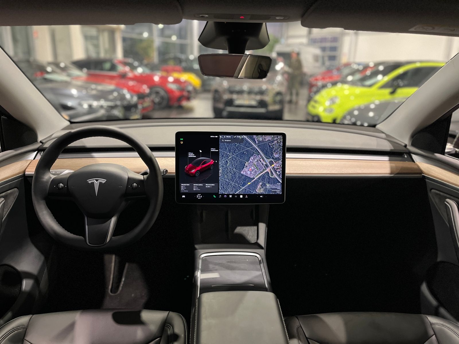 Fahrzeugabbildung Tesla Model Y SR RWD AUTOPILOT PANO 360° WP 19"